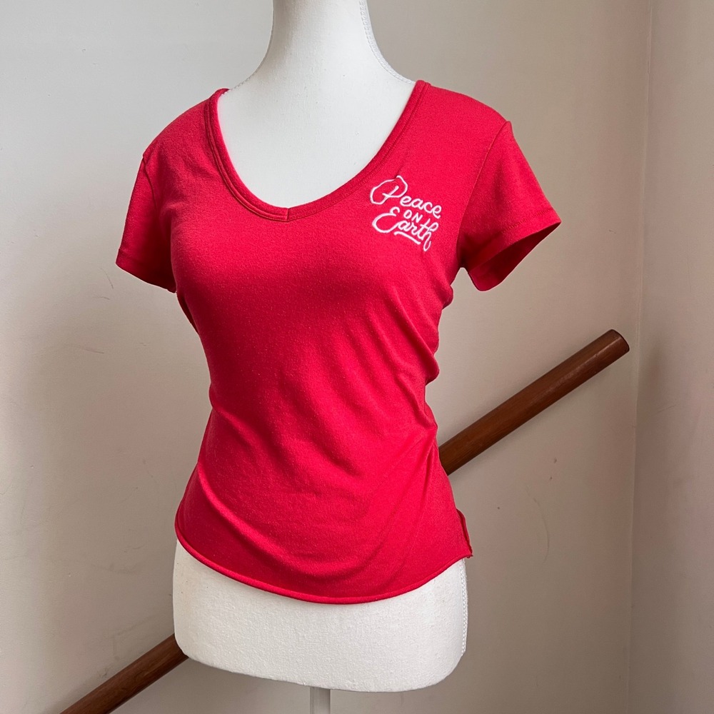 Peace On Earth Graphic Fitted Baby Tee T Shirt‎ Red Embroidered Size Small